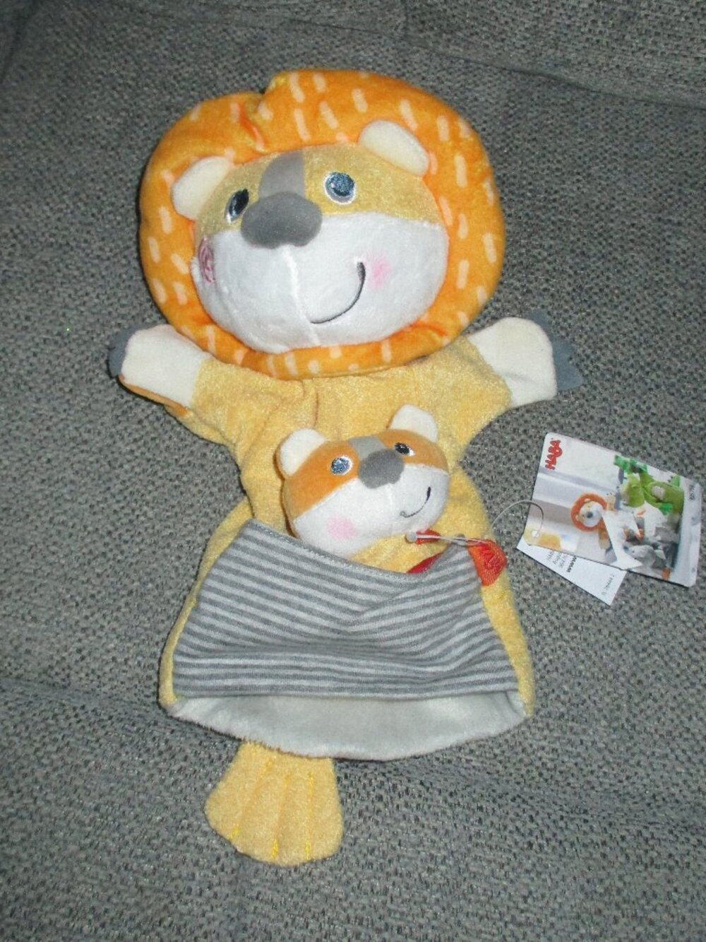 NWT HABA Mama Lion and Baby Finger Puppet set